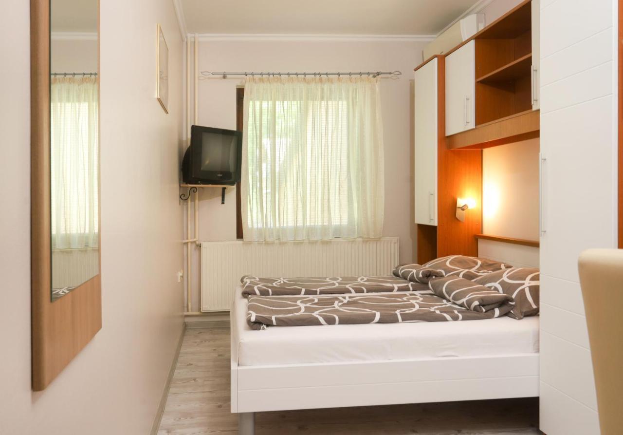 Guesthouse Villa Elizabet Palic Ngoại thất bức ảnh