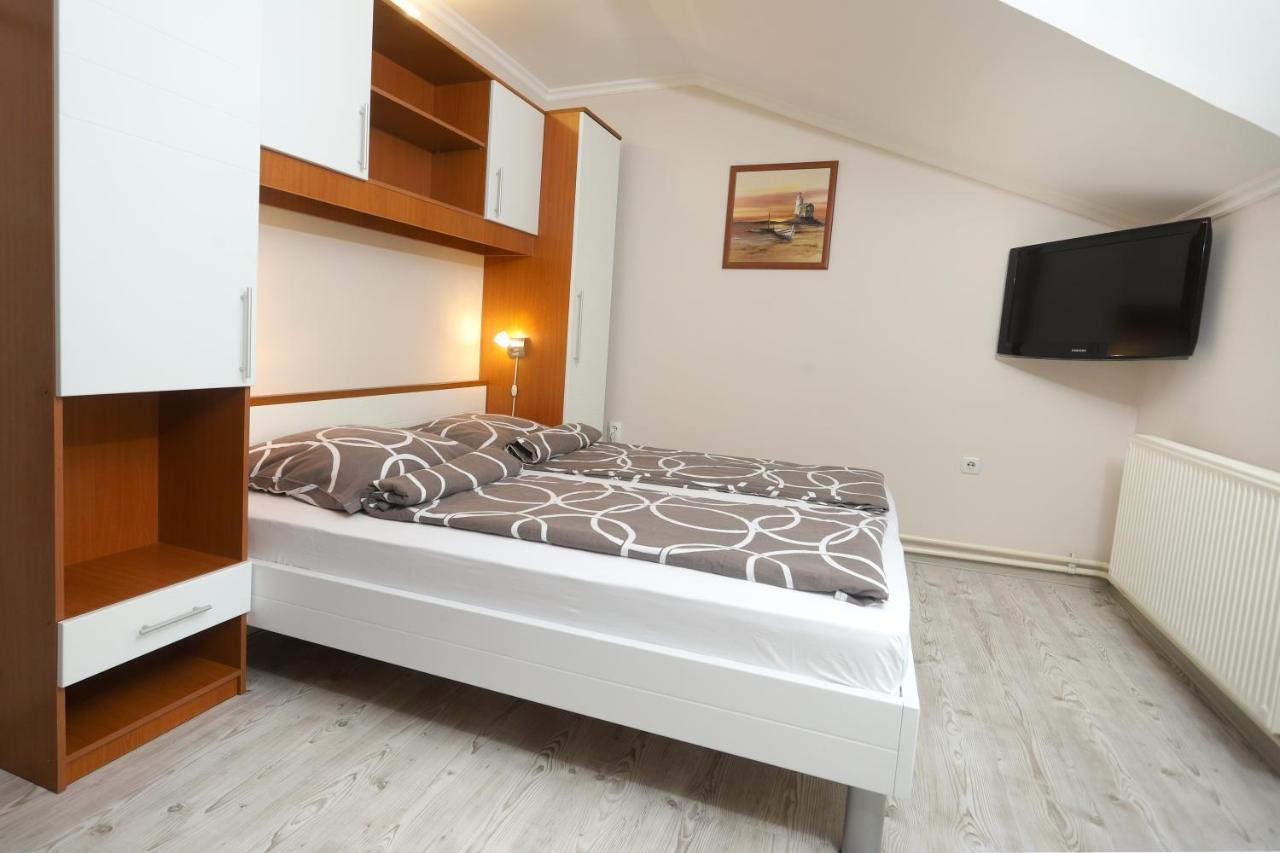 Guesthouse Villa Elizabet Palic Ngoại thất bức ảnh