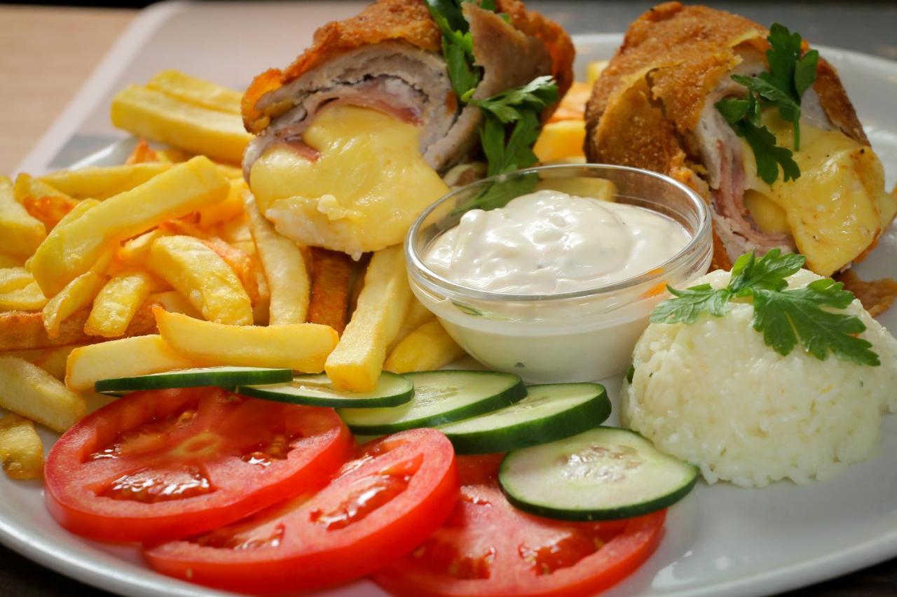 Guesthouse Villa Elizabet Palic Ngoại thất bức ảnh